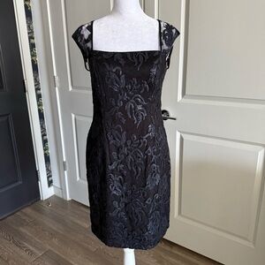 Adrianna Papell Black Sequins and Lace Cocktail Party Dress Size 6